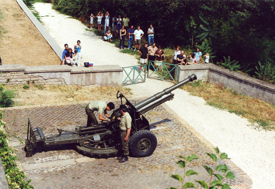 rm_608.jpg [209366 bytes]