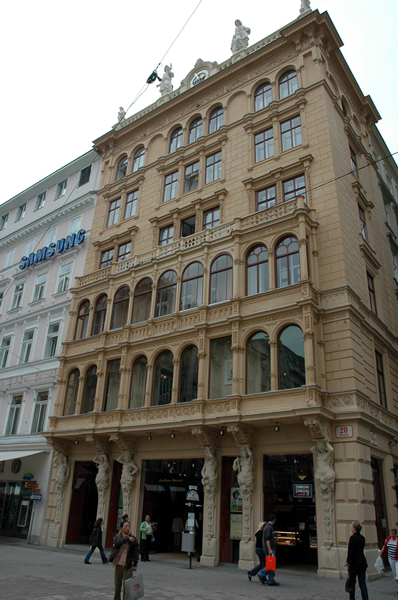 wn_195.jpg [260784 bytes]