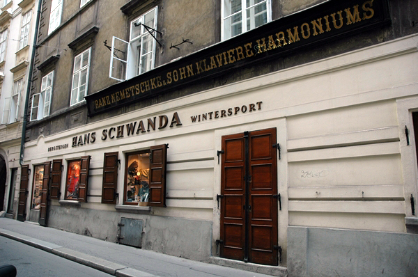 wn_370.jpg [282769 bytes]