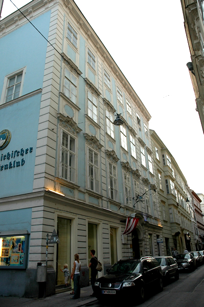 wn_373.jpg [258118 bytes]