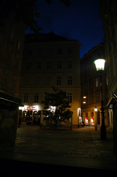 wn_401.jpg [191906 bytes]