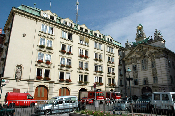 wn_438.jpg [304209 bytes]