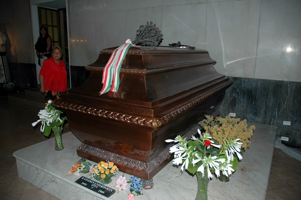 wn_516.jpg [245948 bytes]