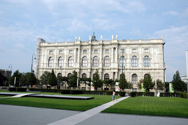 wn_596.jpg [258309 bytes]