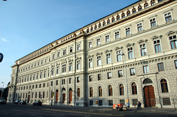 wn_618.jpg [327880 bytes]