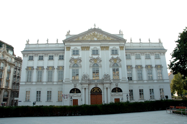 wn_619.jpg [216187 bytes]