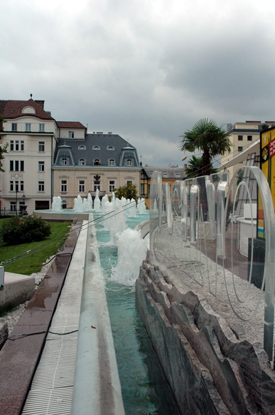 wn_675.jpg [250942 bytes]