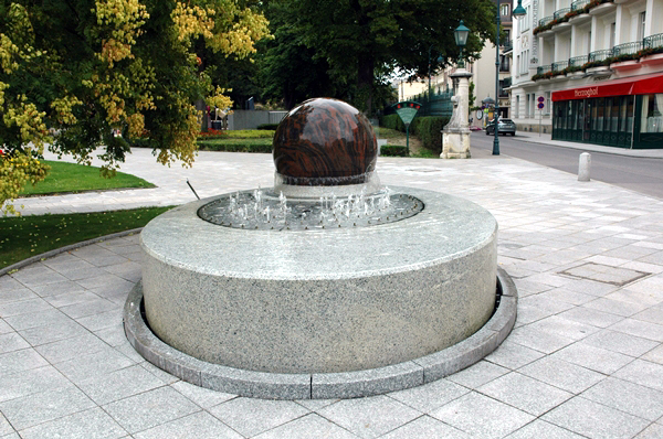 wn_677.jpg [324400 bytes]