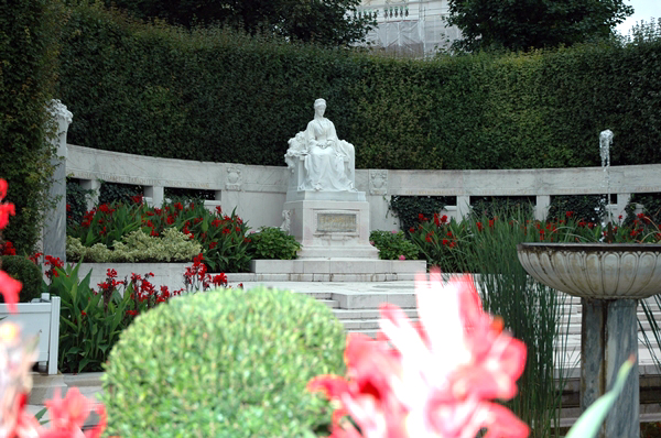 wn_695.jpg [320004 bytes]