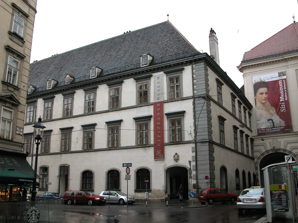 wn_714.jpg [257189 bytes]