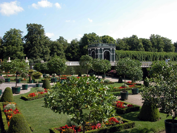 wn_751.jpg [332967 bytes]